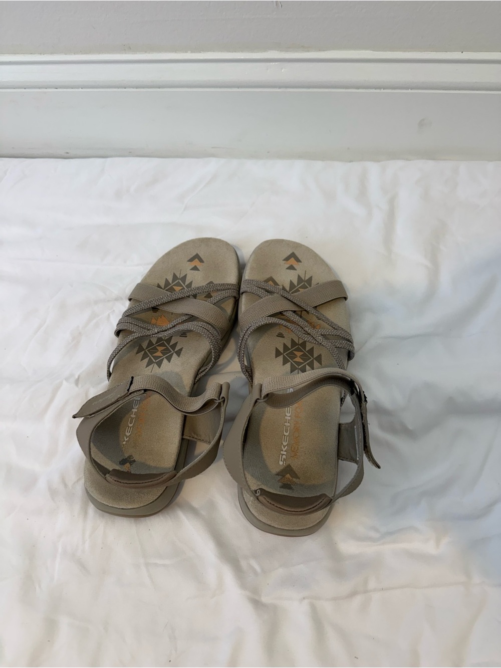 Skechers Women’s Size 10 Taupe Strappy Comfort Walking Sandals - Picture 4 of 8
